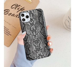 ShieldCase® Guilty Grey Snake Print iPhone 12 Pro - 6.1 inch hoesje (wit/grijs) ShieldCase® Guilty Grey Snake Print iPhone 12 Pro - 6.1 inch hoesje (wit/grijs)