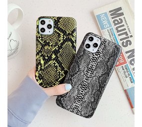 ShieldCase® Guilty Grey Snake Print iPhone 12 - 6.1 inch hoesje (wit/grijs) ShieldCase® Guilty Grey Snake Print iPhone 12 - 6.1 inch hoesje (wit/grijs)