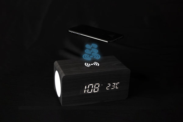 Coverzs Coverzs digitale wekker, speaker en draadloze oplader in één Coverzs Coverzs digitale wekker, speaker en draadloze oplader in één