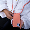 Coverzs Coverzs Silicone case met koord iPhone 13 (oranje) Coverzs Coverzs Silicone case met koord iPhone 13 (oranje)