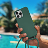 Coverzs Coverzs iPhone 15 Plus silicone MagSafe hoesje met koord (groen)