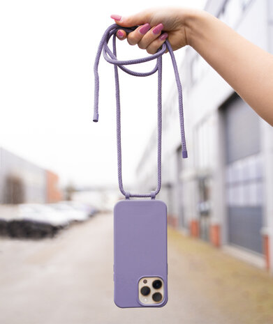 Coverzs Coverzs iPhone 15 Plus silicone hoesje met koord (paars)