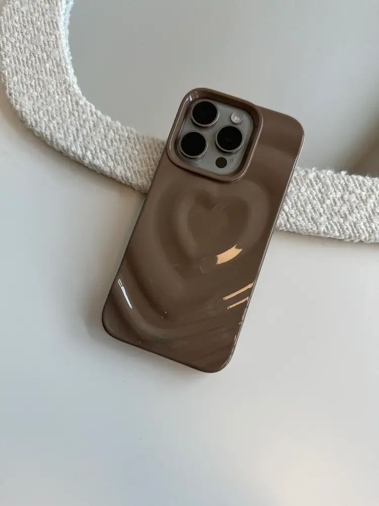 xoxo Wildhearts xoxo Wildhearts Biggest Love Brown - iPhone 15 Pro Max xoxo Wildhearts xoxo Wildhearts Biggest Love Brown - iPhone 15 Pro Max