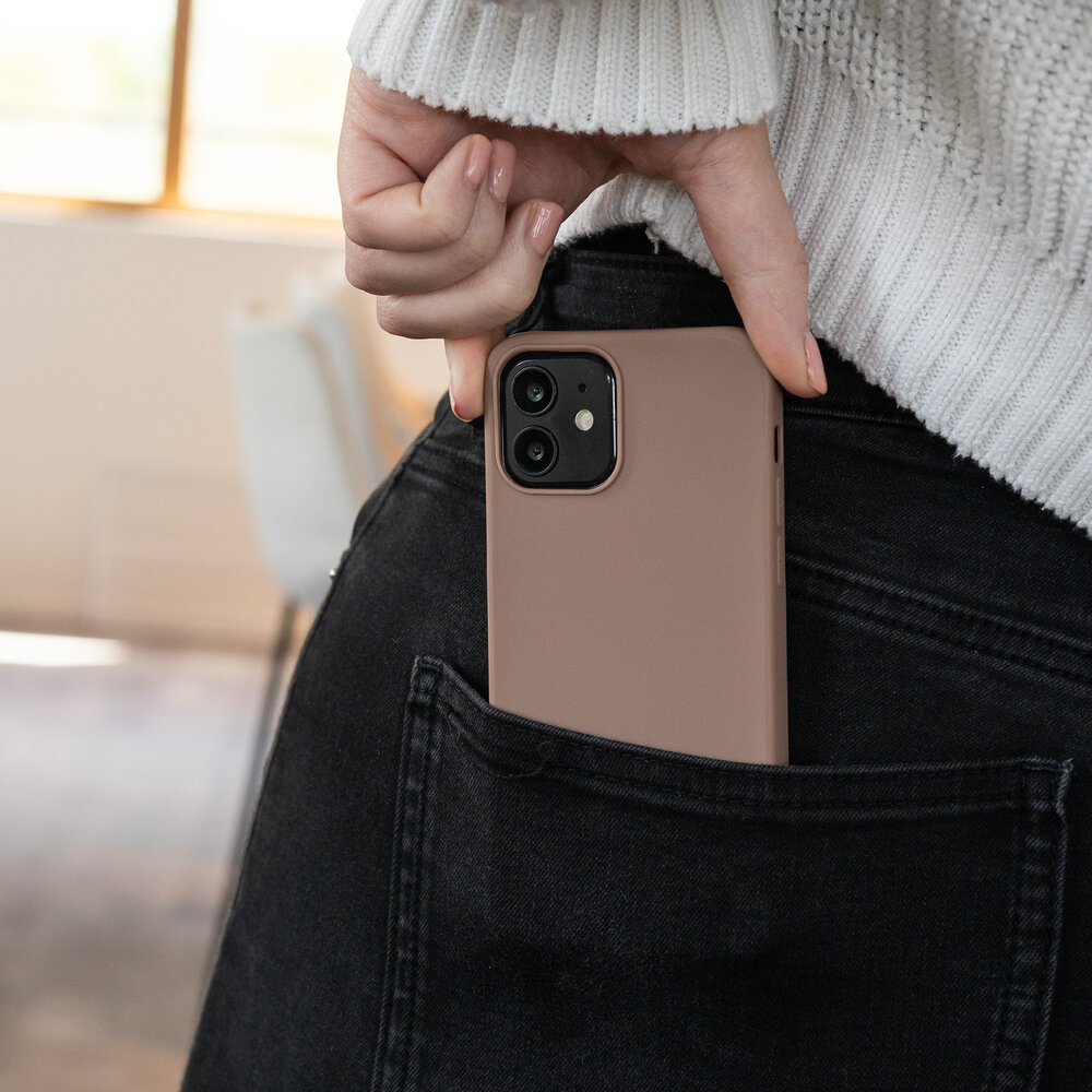 ShieldCase® ShieldCase Silicone case iPhone 12 (lichtbruin)