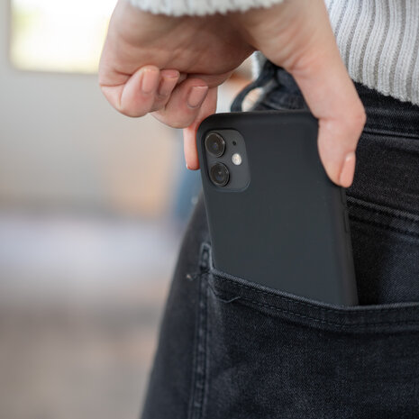 Coverzs Coverzs Luxe Liquid Silicone case iPhone 11 (zwart)