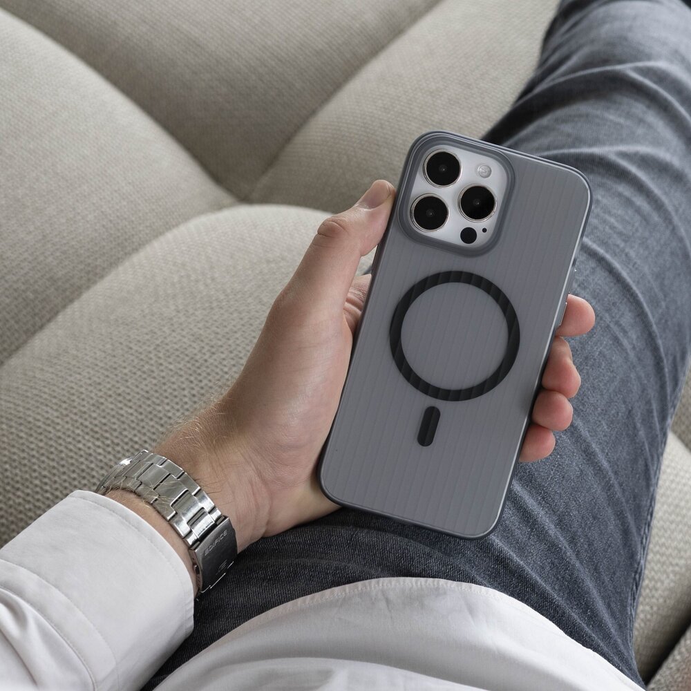 Coverzs Coverzs iPhone 14 Pro golvende hard case met MagSafe (zwart) Coverzs Coverzs iPhone 14 Pro golvende hard case met MagSafe (zwart)