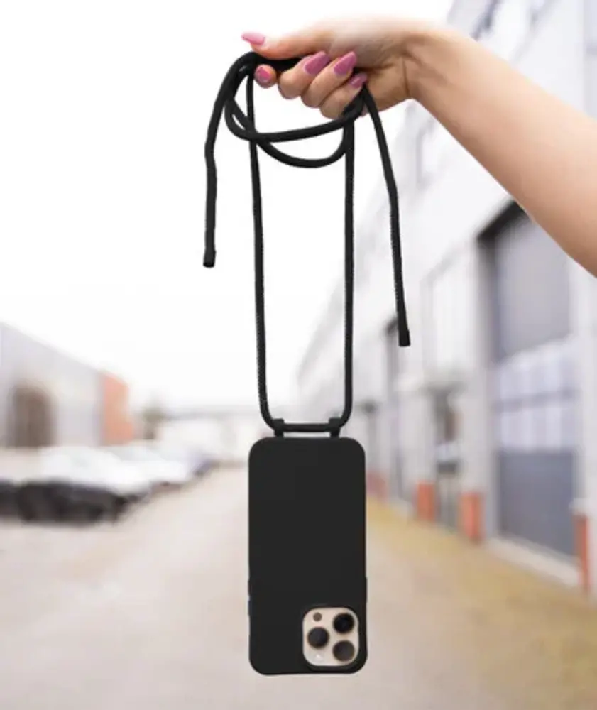 Coverzs Coverzs iPhone 16 Pro siliconen hoesje met koord (zwart)