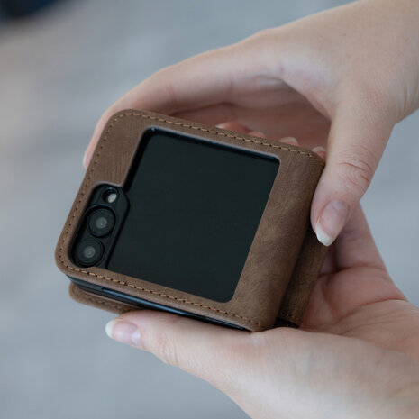 ShieldCase® ShieldCase Samsung Galaxy Z Flip 6 / Z Flip 7 FE leren hoesje met afneembare portemonnee (bruin)