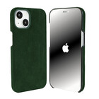 Coverzs Coverzs iPhone 14 Alcantara MagSafe hoesje (donkergroen)