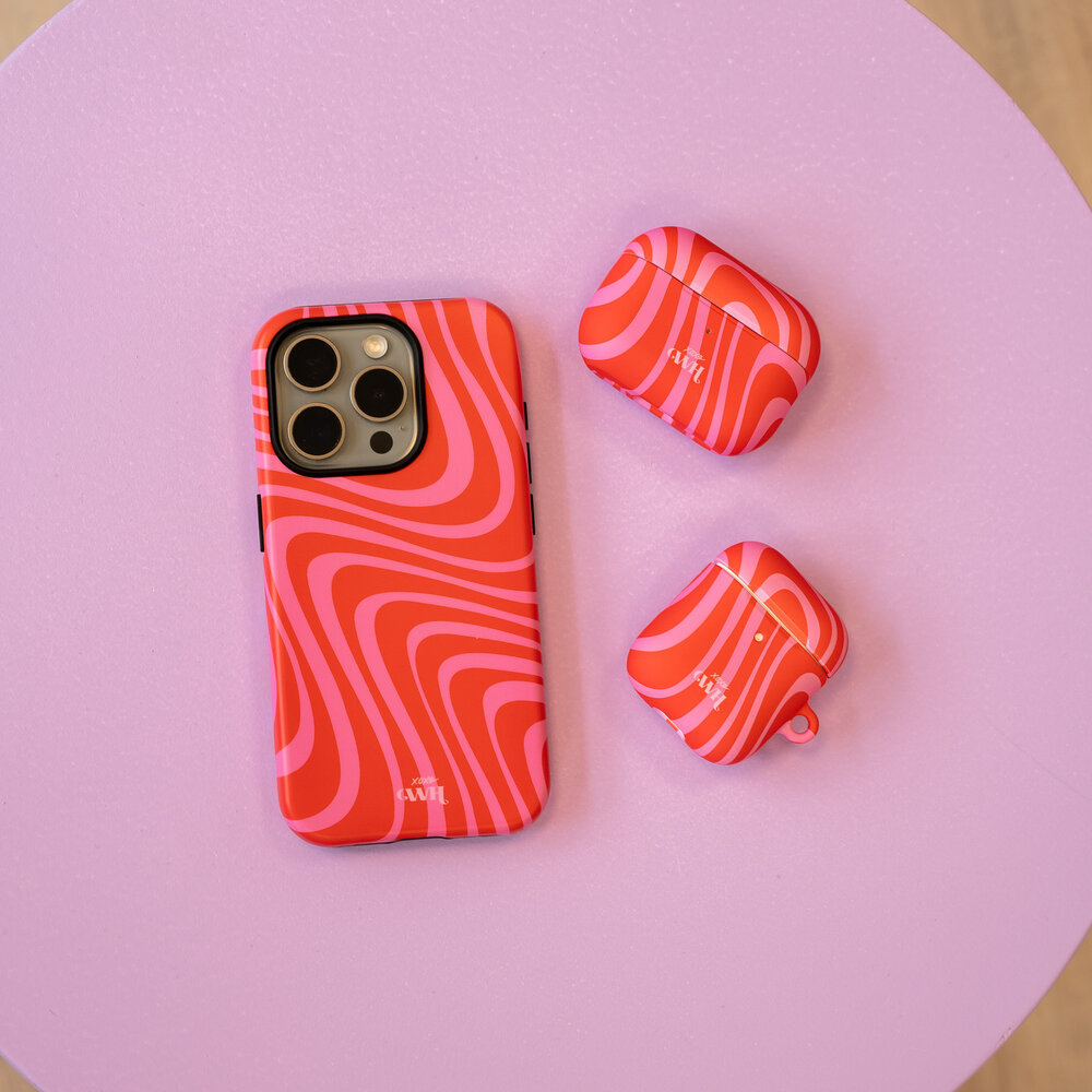 xoxo Wildhearts xoxo Wildhearts AirPods Pro 2 hoesje - Berry Much xoxo Wildhearts xoxo Wildhearts AirPods Pro 2 hoesje - Berry Much