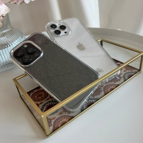 xoxo Wildhearts xoxo Wildhearts iPhone 16 Pro TPU glitter case (transparant) xoxo Wildhearts xoxo Wildhearts iPhone 16 Pro TPU glitter case (transparant)