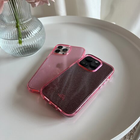 xoxo Wildhearts xoxo Wildhearts iPhone 16 Pro TPU glitter case (roze)