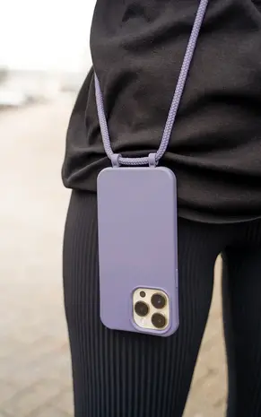 Coverzs Coverzs iPhone 16 Pro siliconen hoesje met koord (paars)