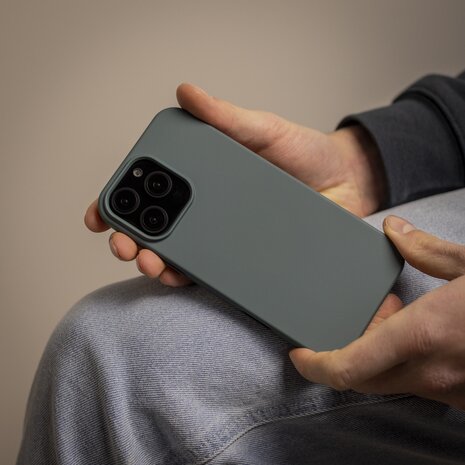 ShieldCase® ShieldCase iPhone 16 Pro Max siliconen hoesje (donkergroen)