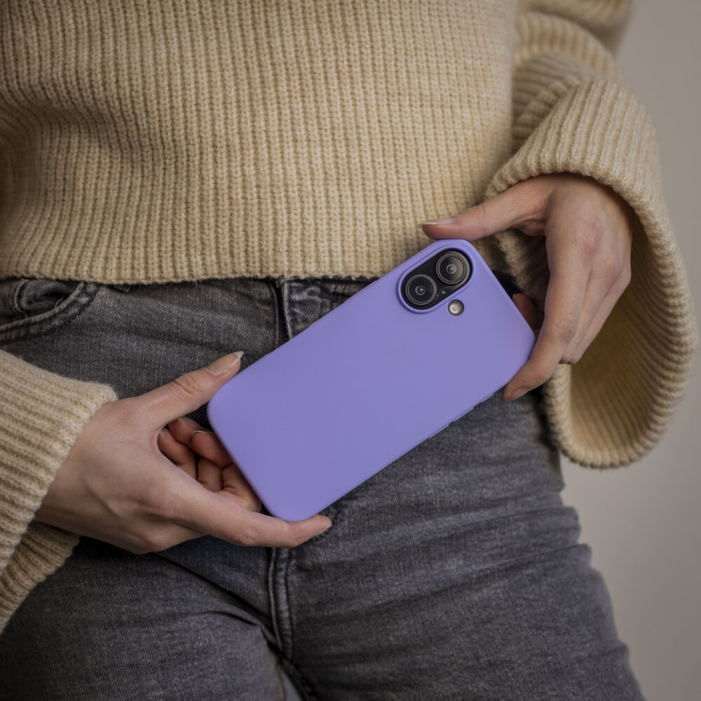 Coverzs Coverzs iPhone 16 Solid siliconen hoesje (paars)