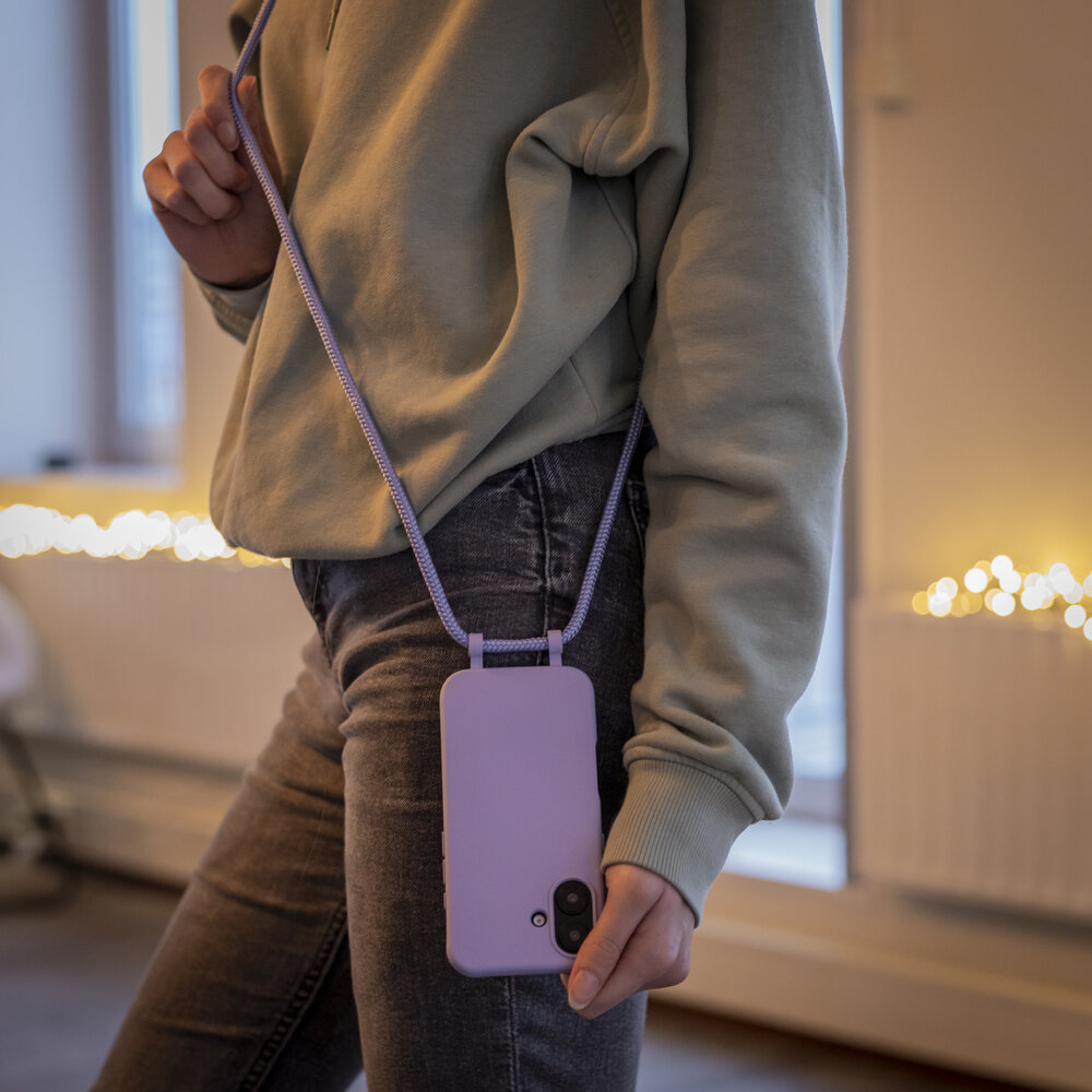 Coverzs Coverzs iPhone 16 siliconen hoesje met koord (paars)