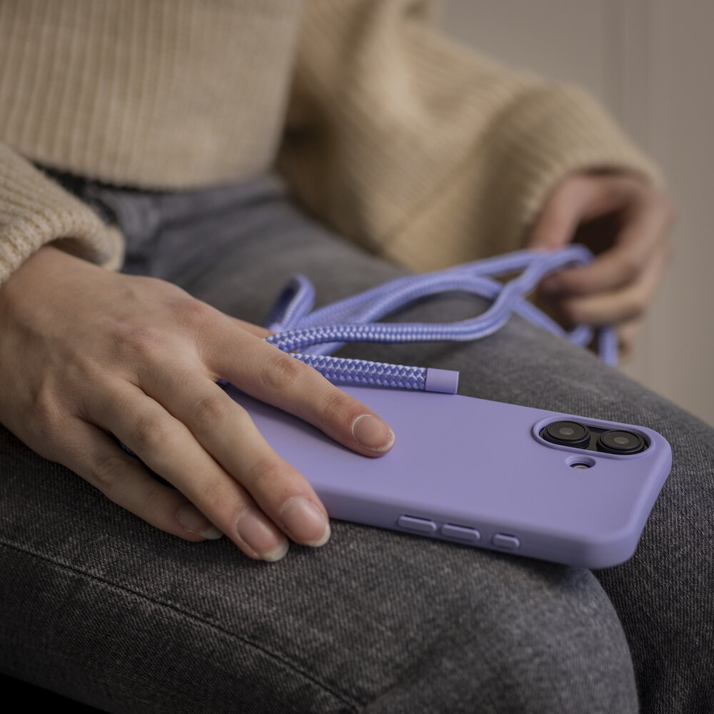 Coverzs Coverzs iPhone 16 siliconen hoesje met koord (paars)