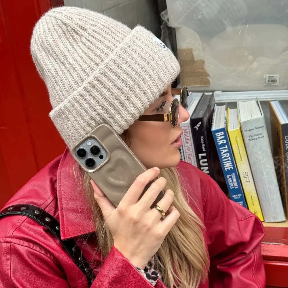 xoxo Wildhearts xoxo Wildhearts Biggest Love Brown - iPhone 16 Pro Max hoesje xoxo Wildhearts xoxo Wildhearts Biggest Love Brown - iPhone 16 Pro Max hoesje