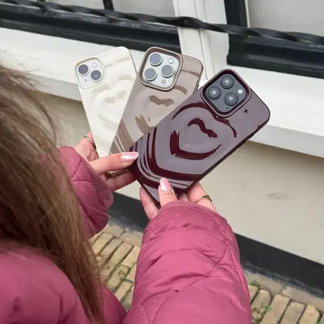 xoxo Wildhearts xoxo Wildhearts Biggest Love Burgundy - iPhone 12 Pro Max hoesje xoxo Wildhearts xoxo Wildhearts Biggest Love Burgundy - iPhone 12 Pro Max hoesje