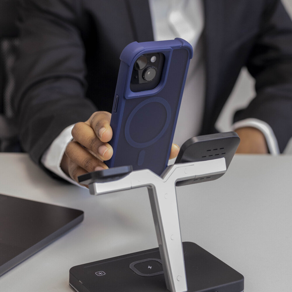 Coverzs Coverzs iPhone 13 matte Shock case met MagSafe (donkerblauw) Coverzs Coverzs iPhone 13 matte Shock case met MagSafe (donkerblauw)