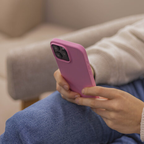 Coverzs Coverzs iPhone 14 Pro luxe siliconen hoesje (roze)