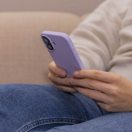 Coverzs Coverzs iPhone 16 Plus luxe siliconen hoesje (paars)