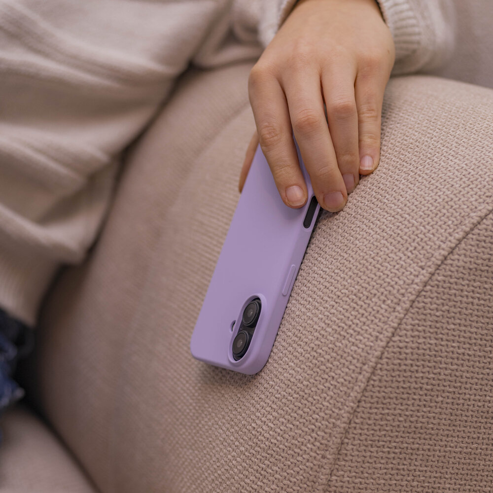 Coverzs Coverzs iPhone 16 luxe siliconen hoesje (paars)