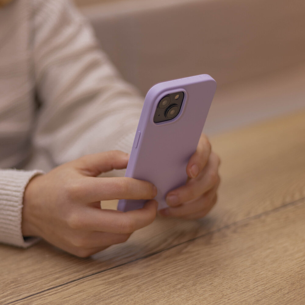 Coverzs Coverzs iPhone 13 luxe siliconen hoesje (paars)