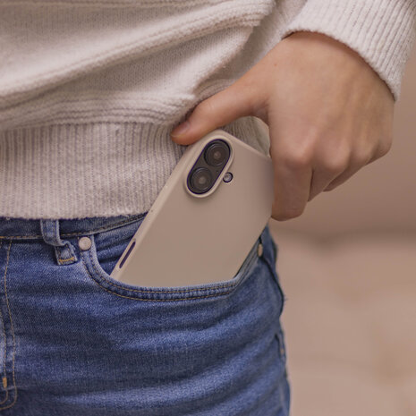 Coverzs Coverzs iPhone 16 luxe siliconen hoesje (beige)