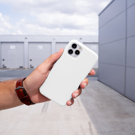 Coverzs Coverzs Luxe Liquid Silicone case iPhone 11 (wit)