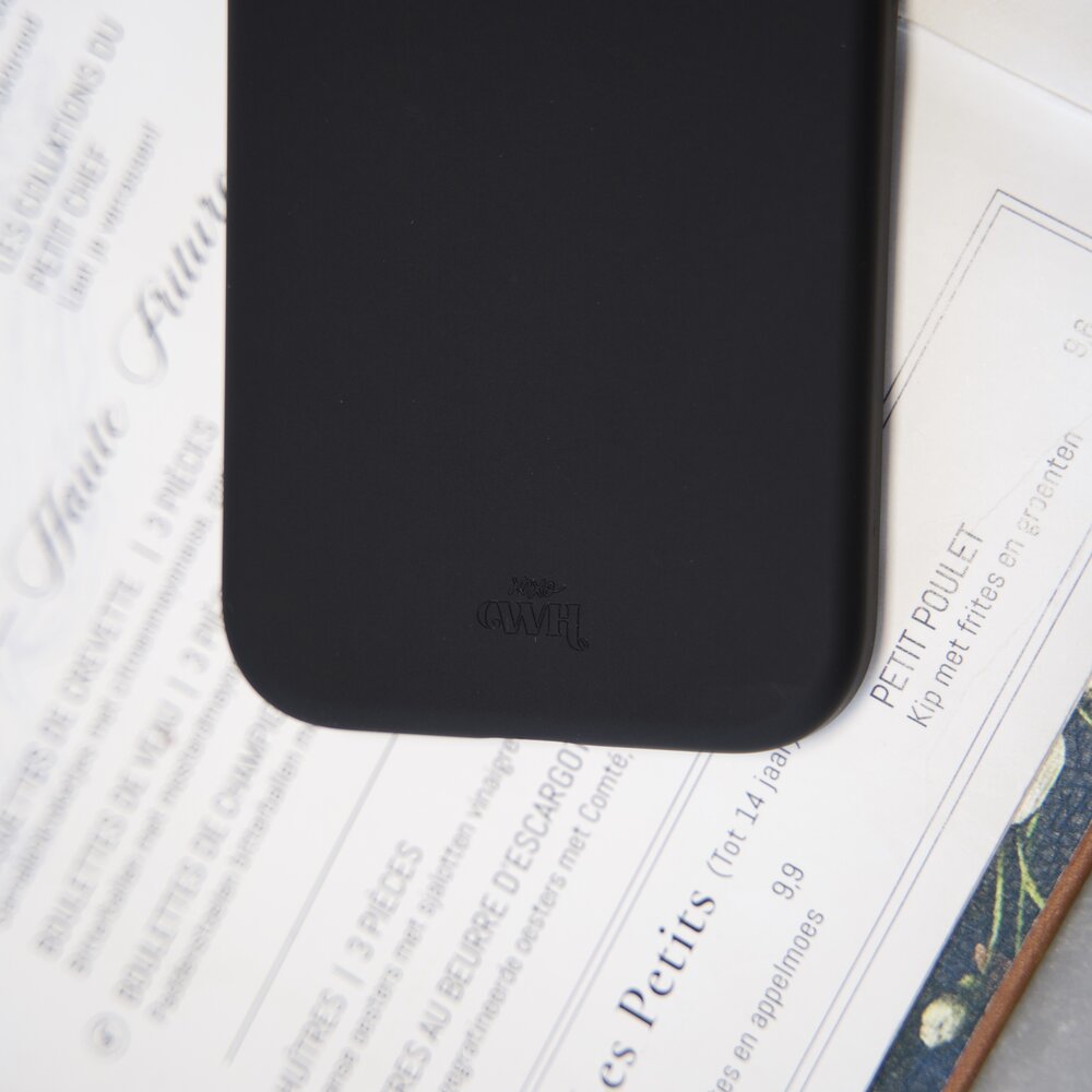 xoxo Wildhearts xoxo Wildhearts Shockproof silicone case Zwart - iPhone 16 Pro Max