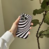 xoxo Wildhearts xoxo Wildhearts Optical Illusion - iPhone 13 hoesje