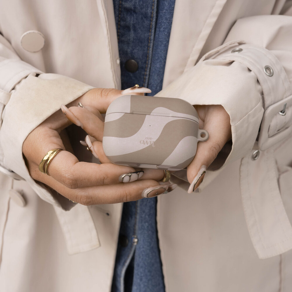 xoxo Wildhearts xoxo Wildhearts AirPods Pro - Ride With Me Brown hoesje xoxo Wildhearts xoxo Wildhearts AirPods Pro - Ride With Me Brown hoesje