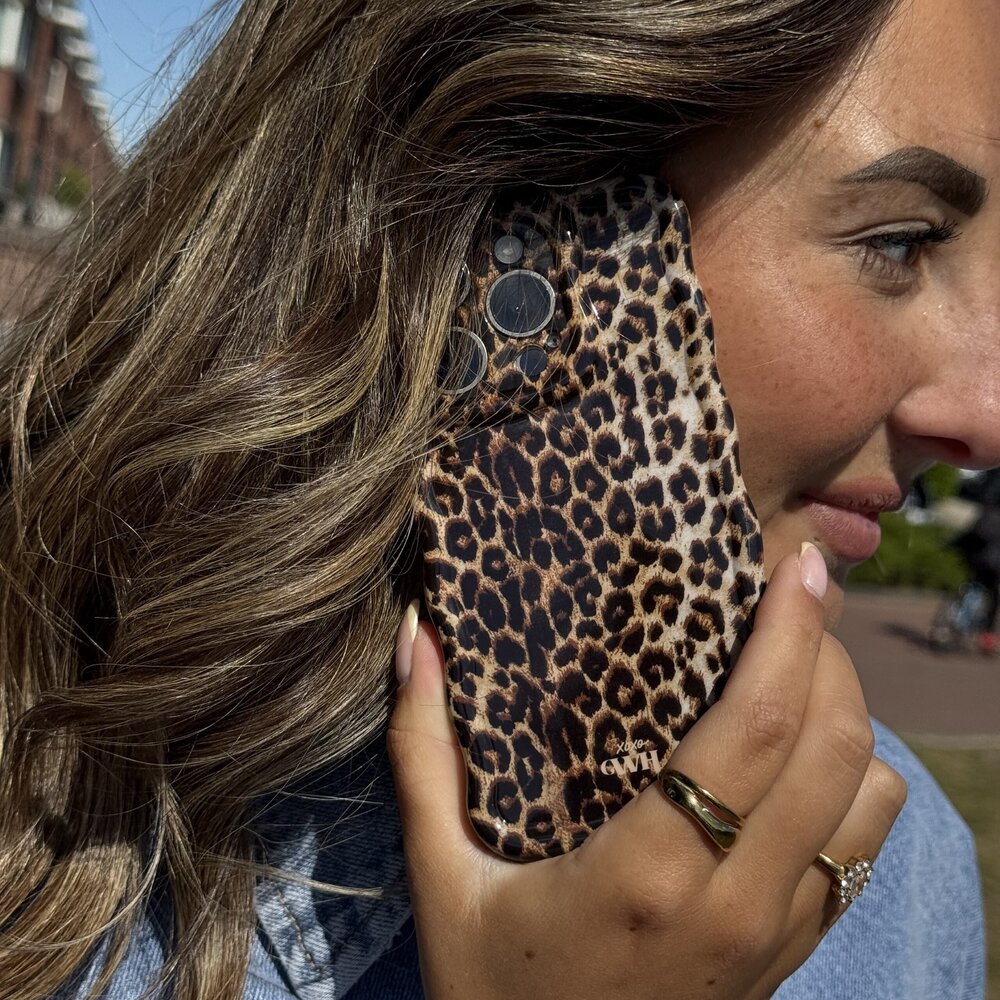 xoxo Wildhearts xoxo Wildhearts Glossy Wavy Case Wild Soul - iPhone 16 Plus hoesje