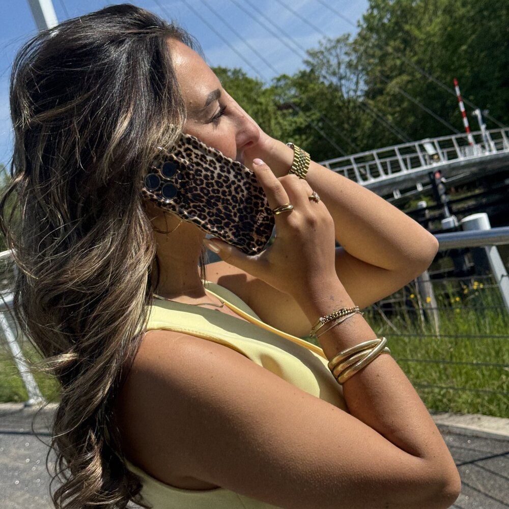 xoxo Wildhearts xoxo Wildhearts Glossy Wavy Case Wild Soul - iPhone 12 hoesje xoxo Wildhearts xoxo Wildhearts Glossy Wavy Case Wild Soul - iPhone 12 hoesje