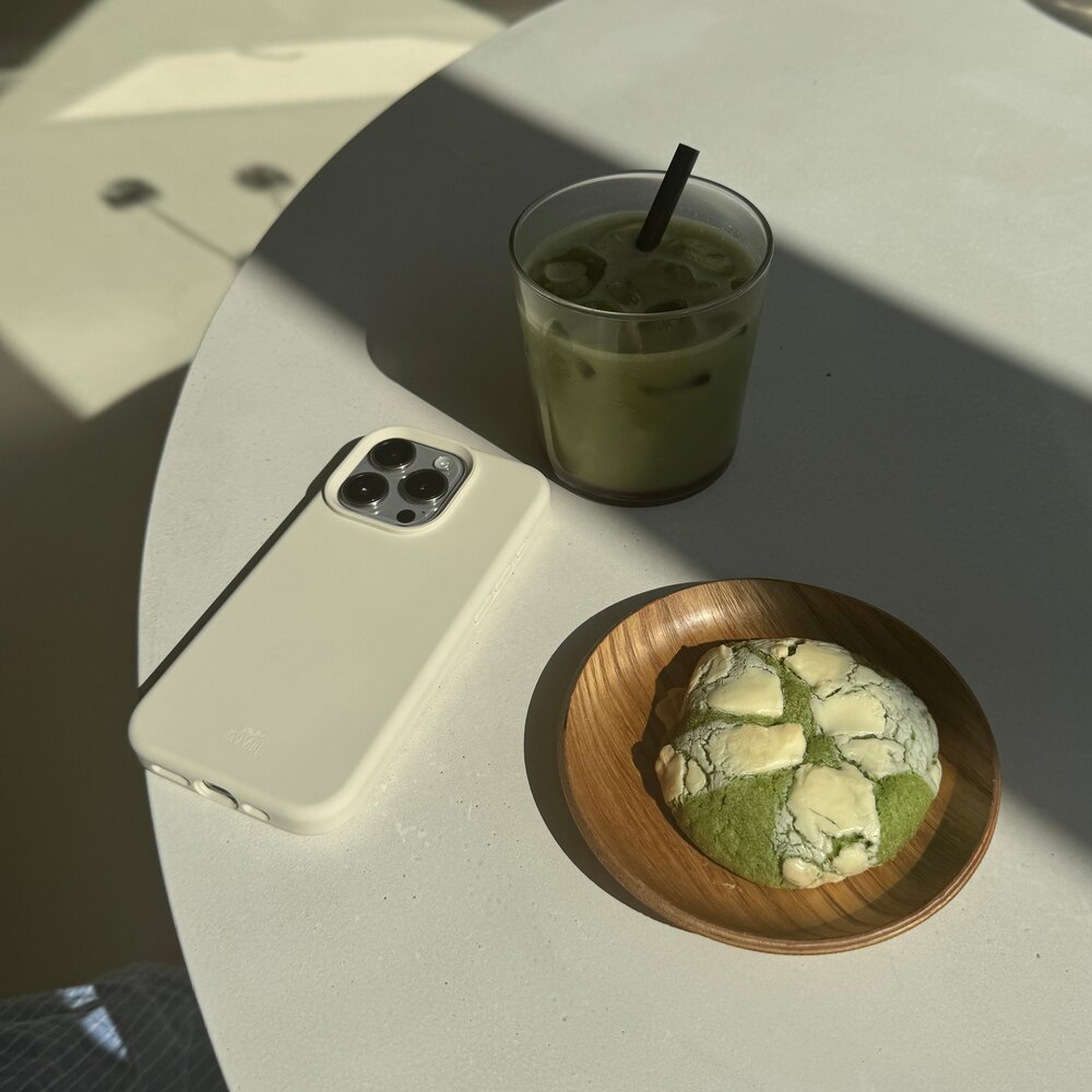 xoxo Wildhearts xoxo Wildhearts Shockproof silicone case - Beige - iPhone 17 Pro Max