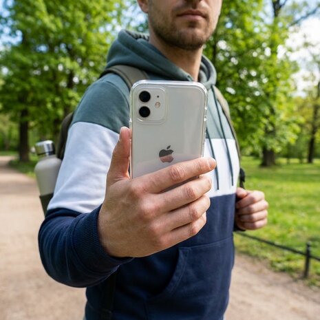 Coverzs Coverzs iPhone 12 TPU silicone hoesje (transparant)