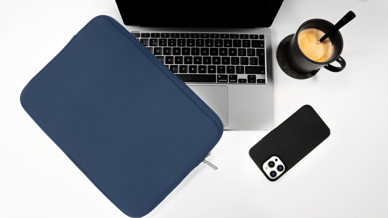 Coverzs Coverzs Laptophoes 13 Inch (donkerblauw)