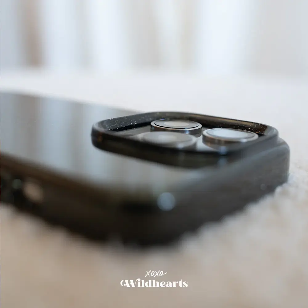 xoxo Wildhearts xoxo Wildhearts iPhone 17e Sparkle Away case (zwart)