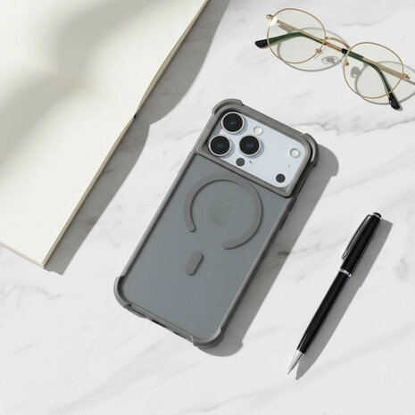 Coverzs Coverzs iPhone 18 Pro matte shock case met MagSafe (grijs)