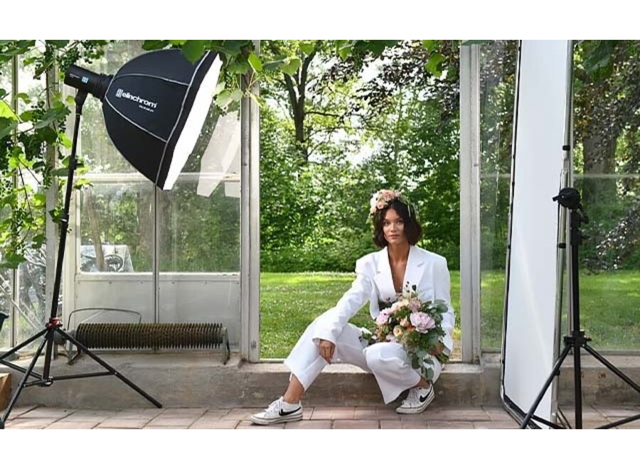 Elinchrom THREE Off Camera Flash Kit + Charger