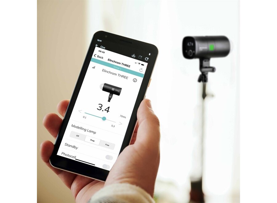 Elinchrom THREE Off Camera Flash Kit + Charger