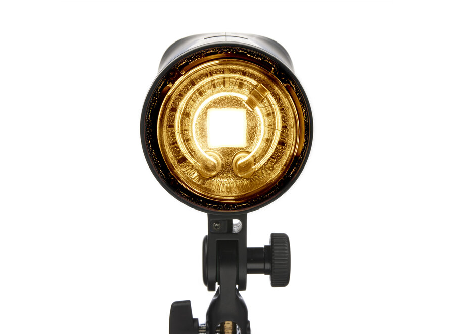 Elinchrom THREE Off Camera Flash Kit + Charger