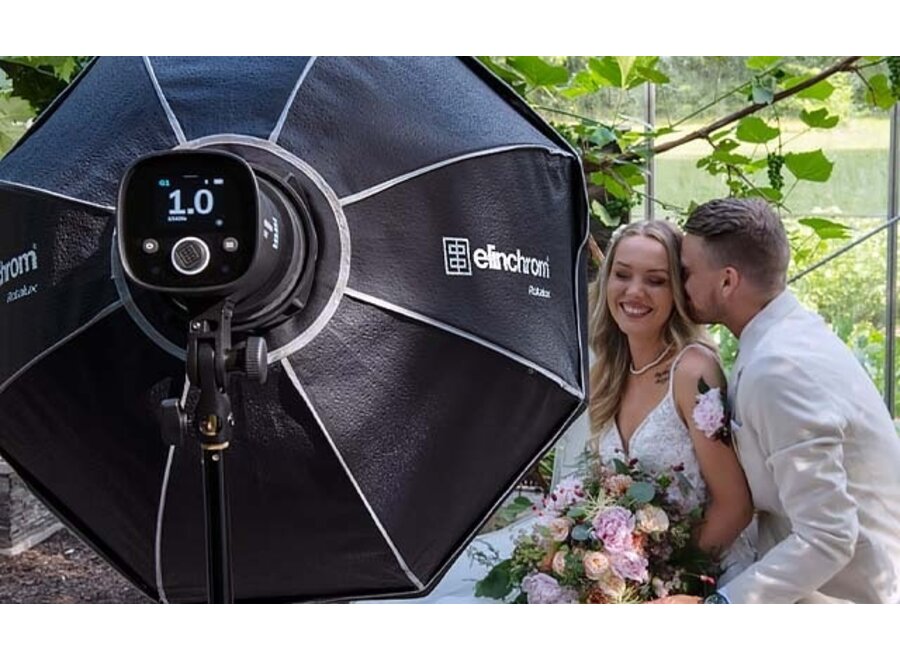 Elinchrom THREE Off Camera Flash Kit + Charger