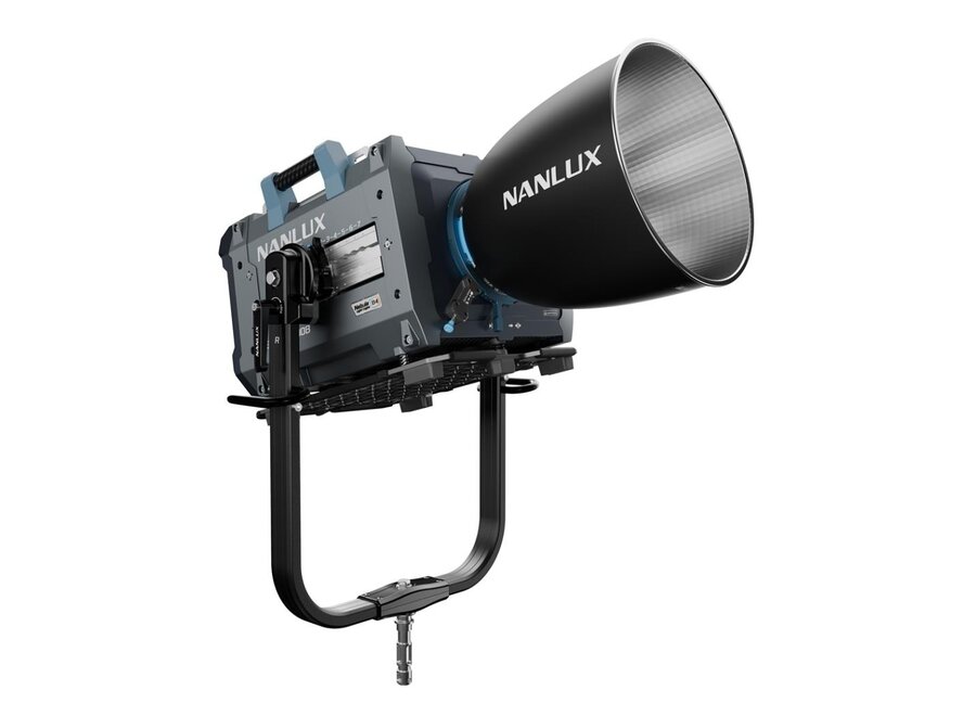 Nanlux Evoke 5000 Bi-Color Spot Light + Reflector & Flight Case