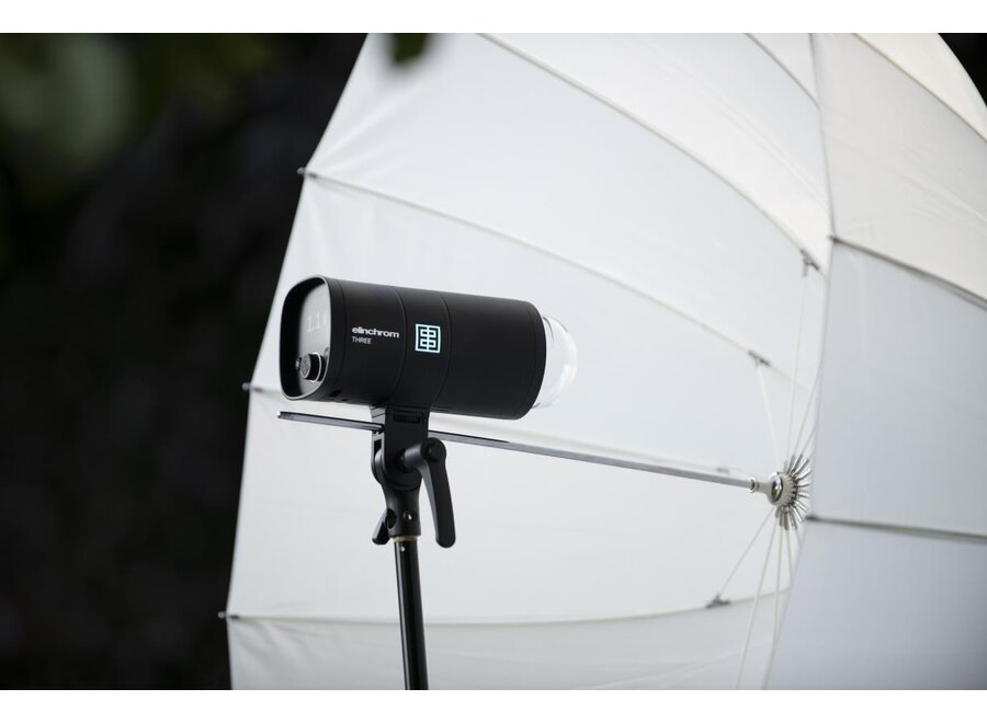 Elinchrom THREE Off Camera Flash Kit (No Charger)