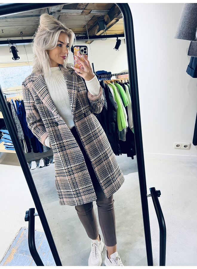 Mary, Checked coat - 62584