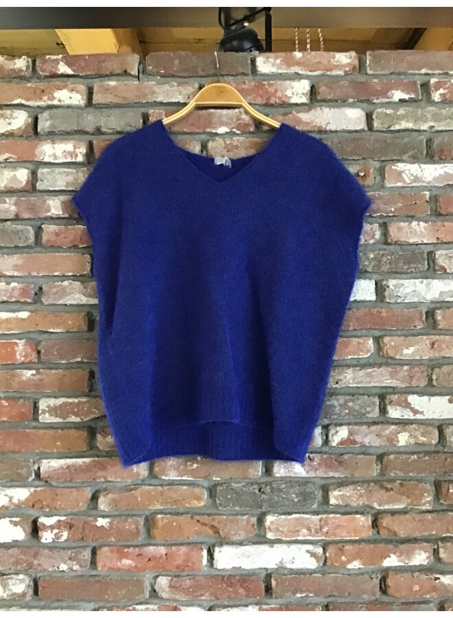 60.139 knit vest - cobalt