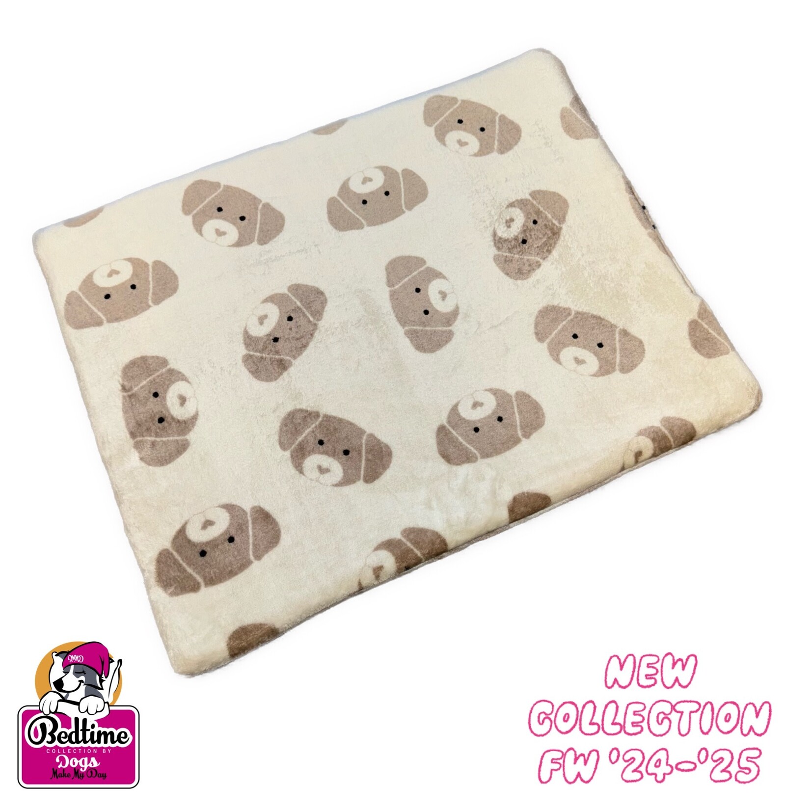 Dogs Make My Day hondenkussen hartenhondjes beige / wit