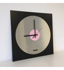 ChantalBrandO Wandklok TOPAZ Black and Pink